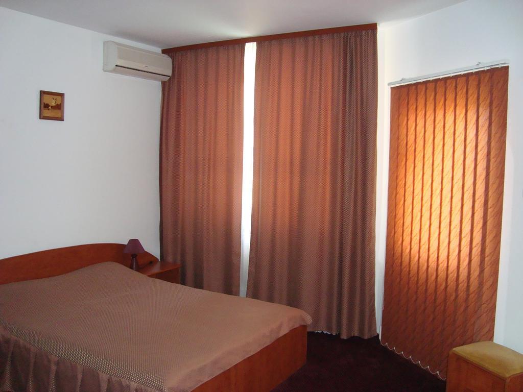 Hotel Lotus Arad Exterior foto