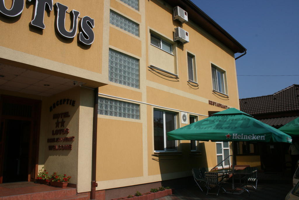 Hotel Lotus Arad Exterior foto